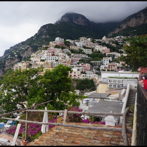 Meet your Posher, Cristina - Picture 1 of 1